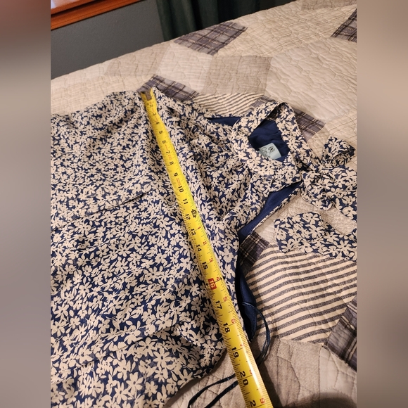 Floral Ruffle blouse - Picture 5 of 8